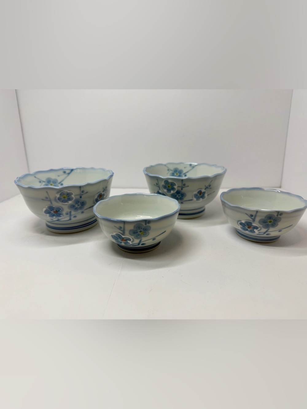 Vintage Japanese Blue & White Cherry Blossom Scalloped Porcelain Bowl Set